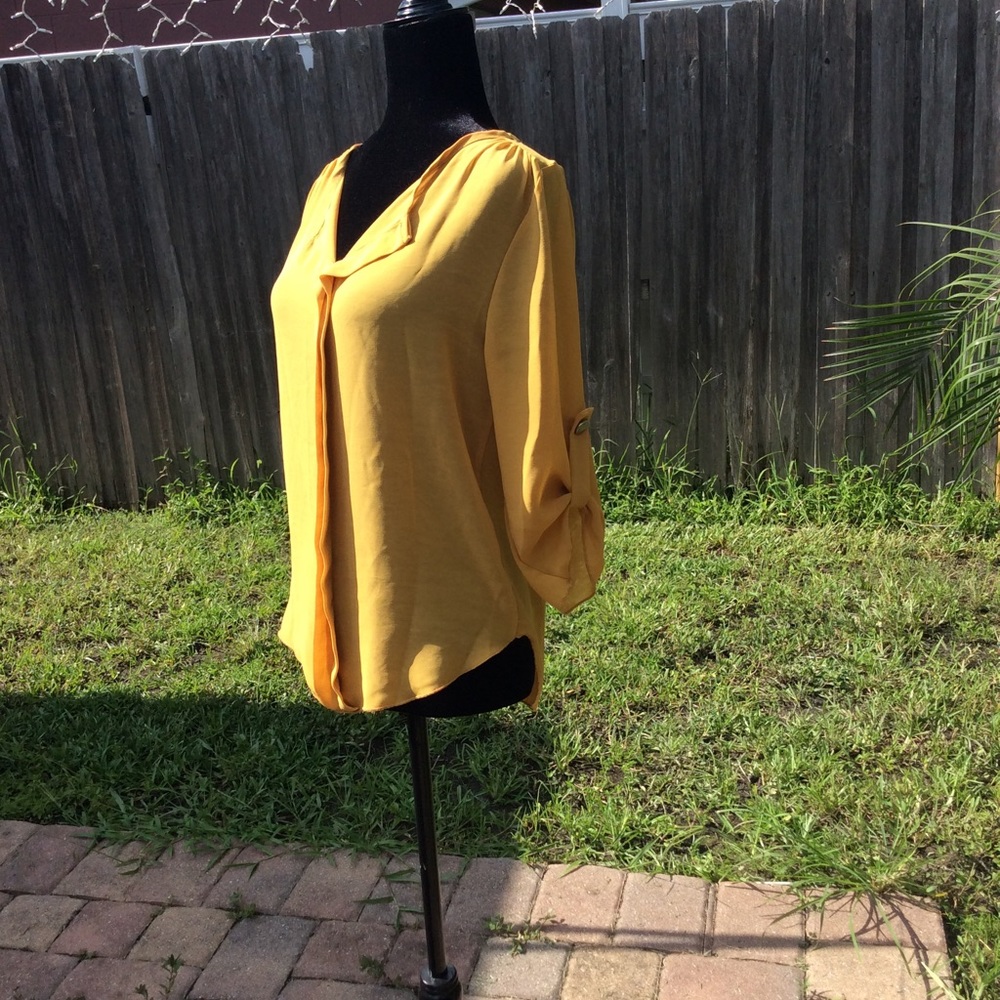 Blouse - Picture 2 of 7